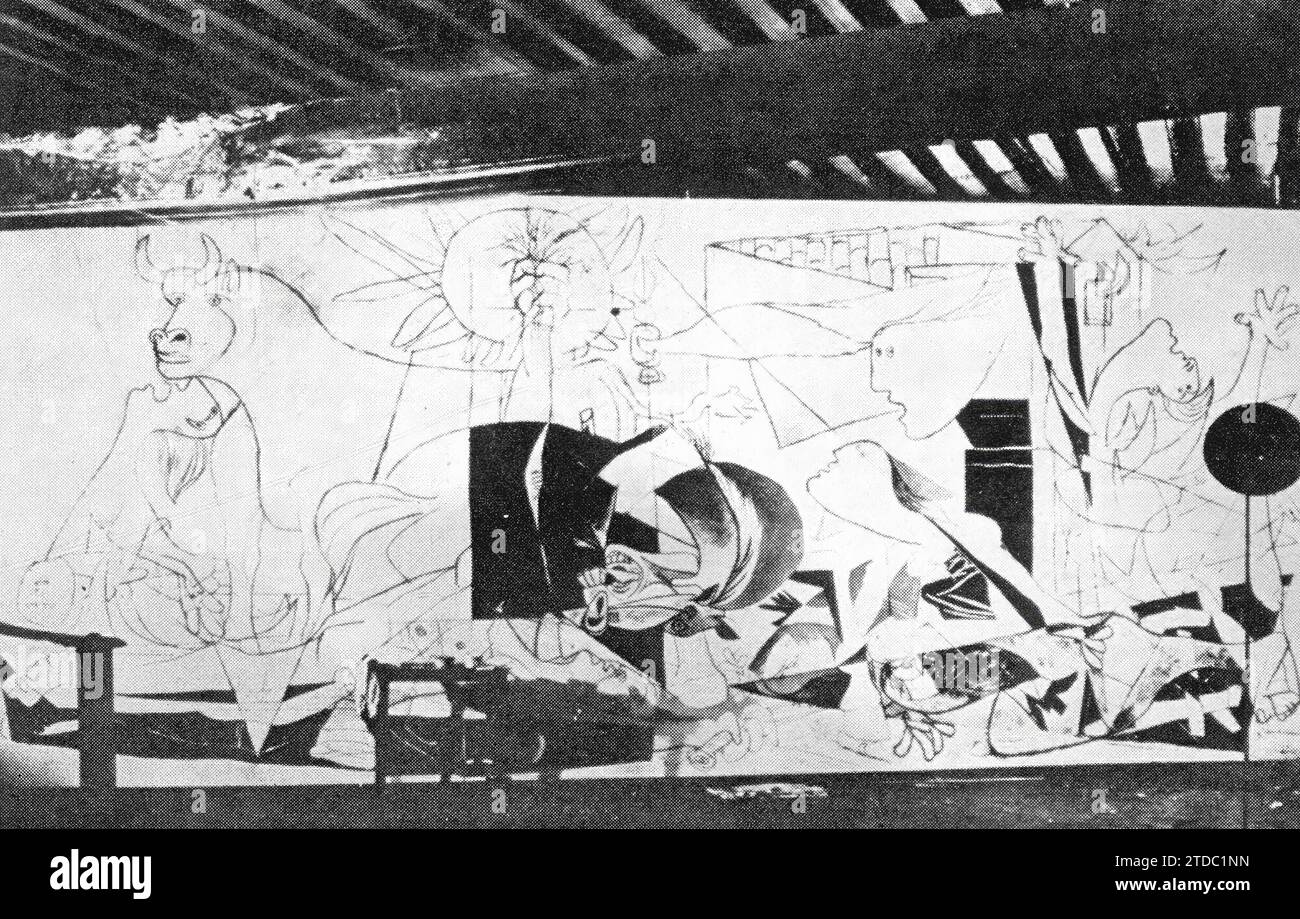 04/30/1937. Creative process of Picasso's Guernica. Second Image, Mid-May 37. Credit: Album / Archivo ABC Stock Photo