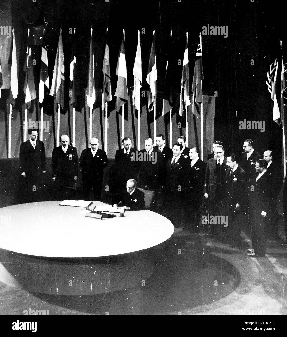 San Francisco (United States), 06/26/1945. Signature of the Charter of the United Nations. Credit: Album / Archivo ABC Stock Photo