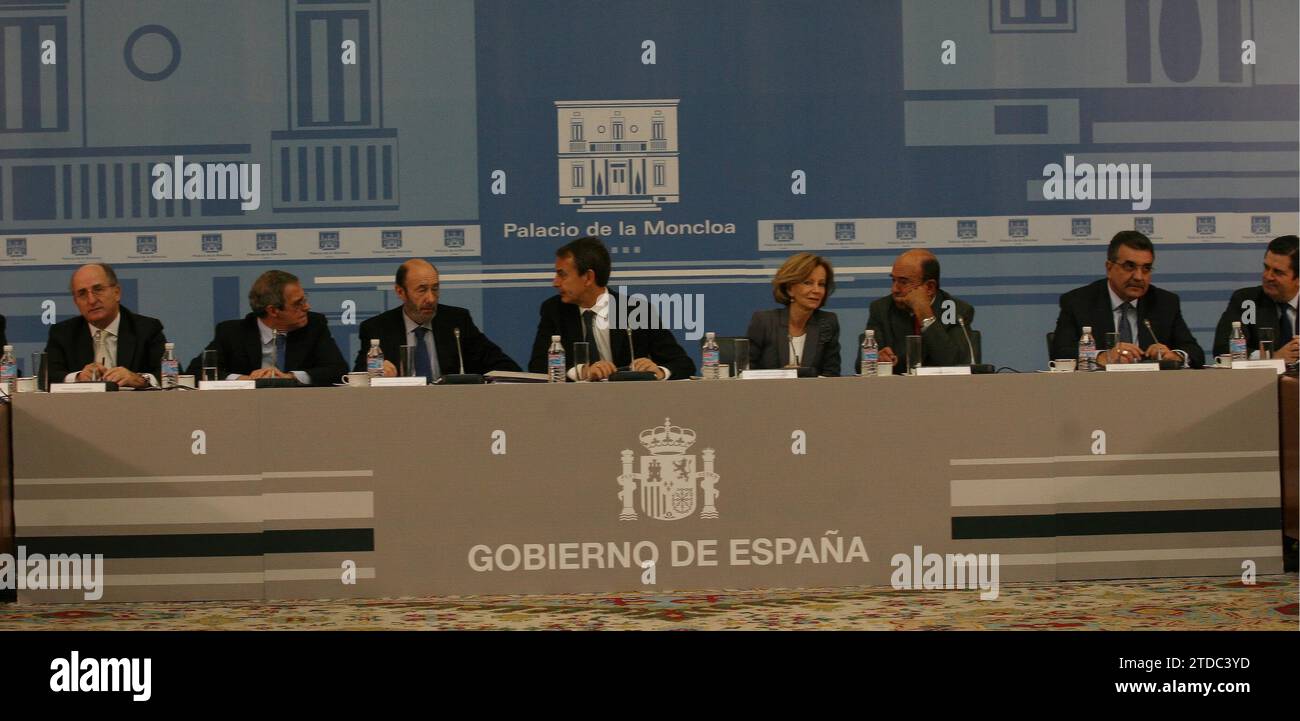 madrid, 11-27-2010.-meeting of the president of the government jose luis rodriguez zapatero at the moncloa palace with the main businessmen of spain.-photo ernesto acute.archdc. Credit: Album / Archivo ABC / Ernesto Agudo Stock Photo