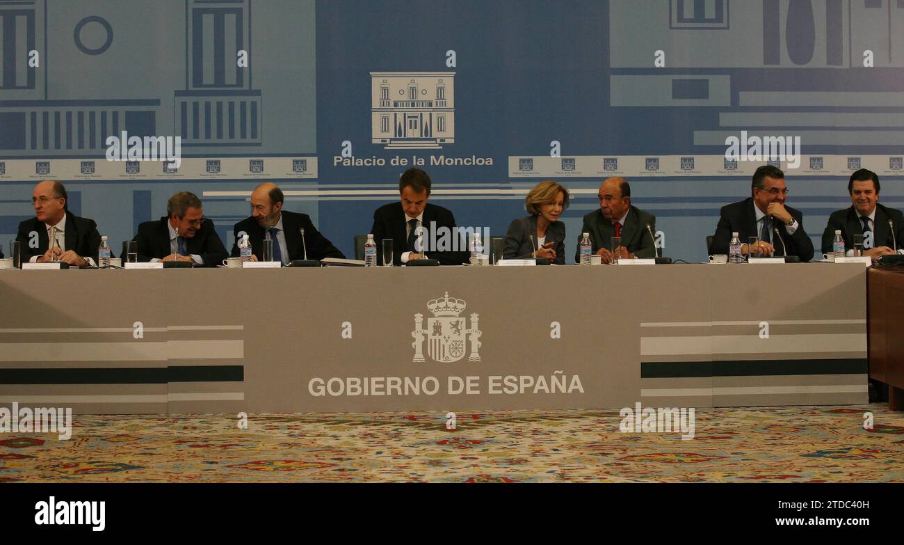 madrid, 11-27-2010.-meeting of the president of the government jose luis rodriguez zapatero at the moncloa palace with the main businessmen of spain.-photo ernesto acute.archdc. Credit: Album / Archivo ABC / Ernesto Agudo Stock Photo