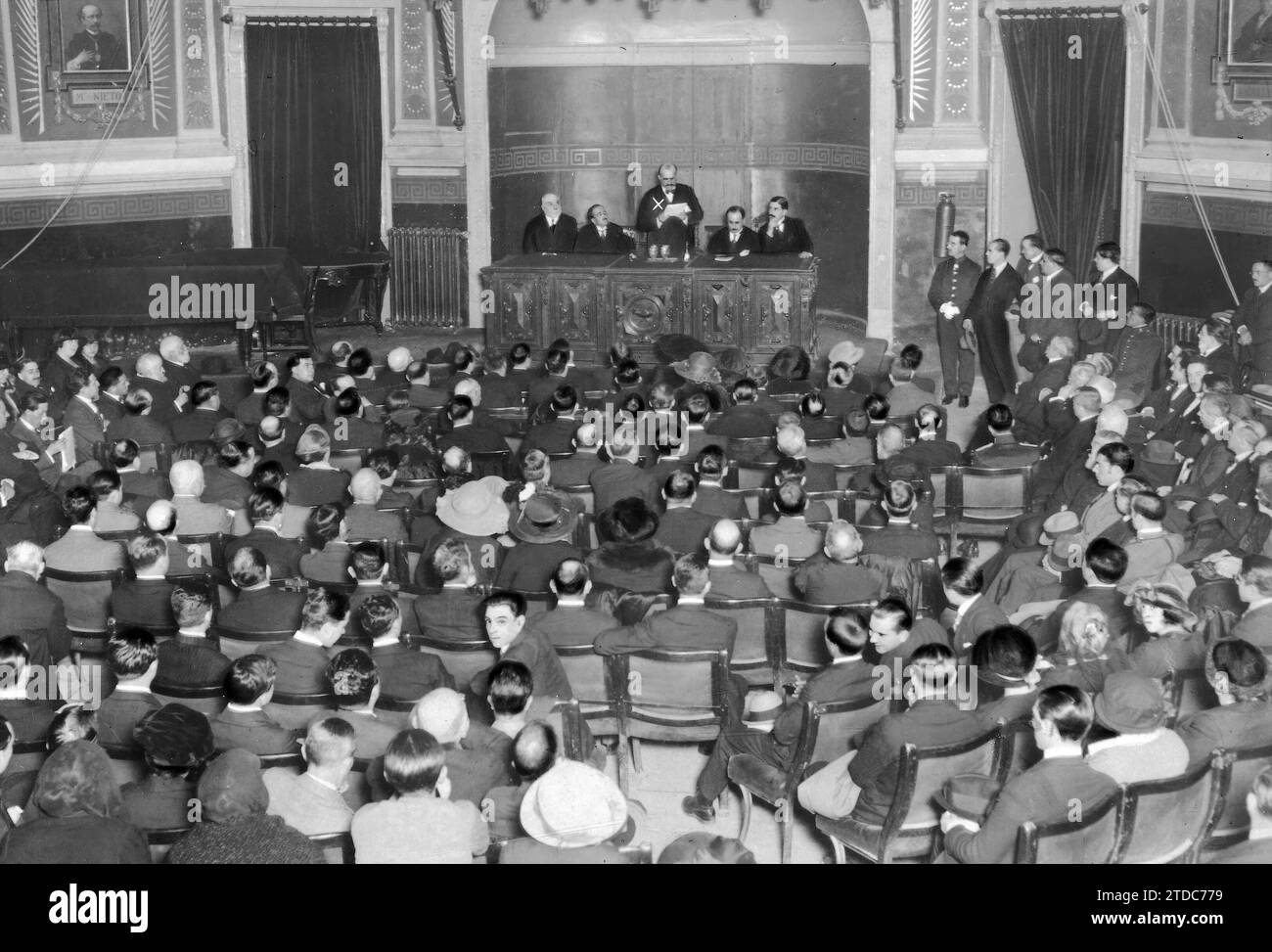 Madrid. At the Athenaeum. The President, Count of Romanones (X), Reading the inaugural speech of the academic year of 1921-22. Credit: Album / Archivo ABC / Julio Duque Stock Photo