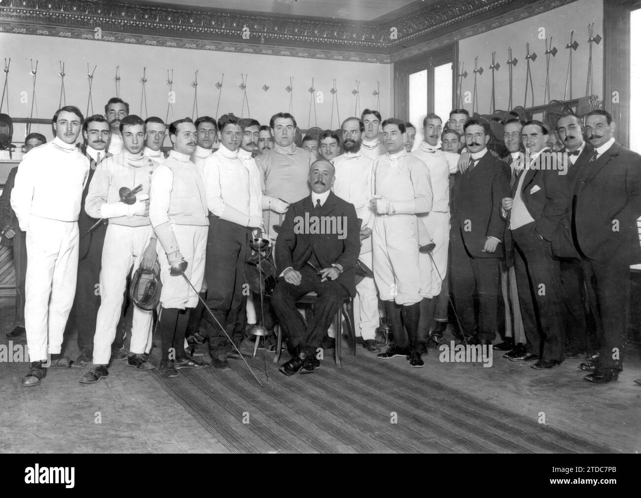 01/19/1908. Madrid. The Fencers who competed for the Duke of Arión's ...