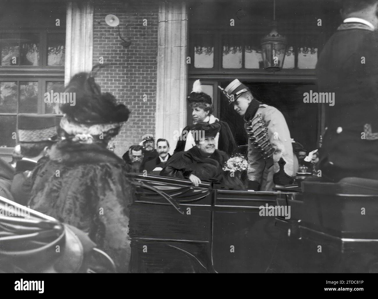 12/14/1906. Madrid Arrival of the Princes of Bavaria Doña Paz and D. Luis Fernando, Grandparents of the newborn infant, Luis Alfonso, first-born of the infant D. Fernando and Doña María Teresa. Credit: Album / Archivo ABC Stock Photo
