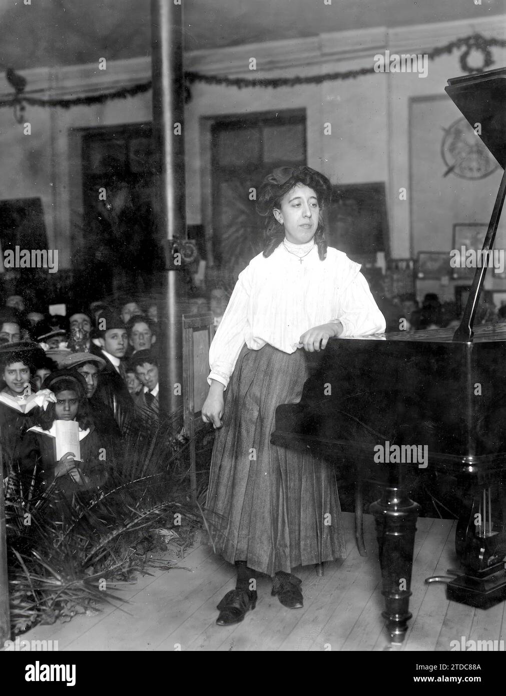 11/30/1908. Very Notable Pianist. Miss Carmen Rodríguez Trelles, who last night gave a brilliant concert at the Fine Arts exhibition to benefit the press association. Credit: Album / Archivo ABC / R. Cifuentes Stock Photo