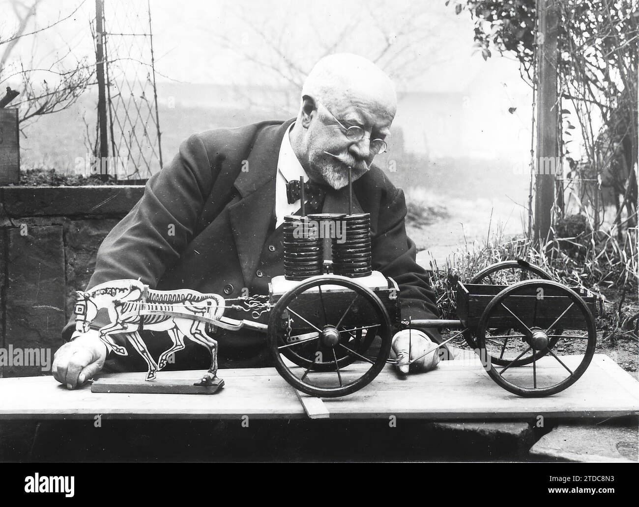 David Riding Inventor Engineer United Kingdom. February 1921. The vehicle of the future. Mr. Brigg ...