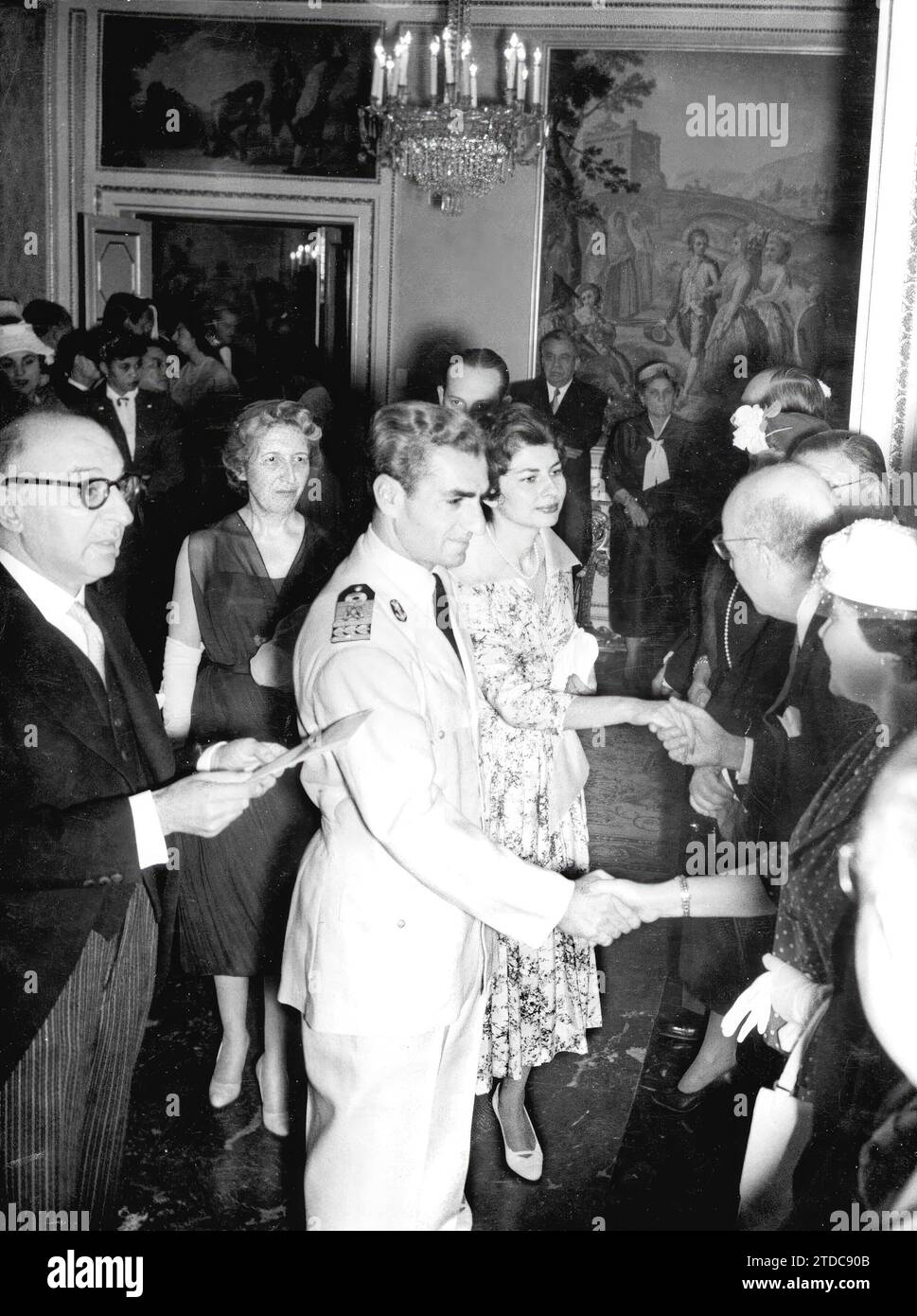 05/22/1957. Emperors Mohamed Reza Pahlevi and Soraya of Iran greet the members of the Diplomatic Corps accredited in Madrid, during the reception offered yesterday by Their Imperial Majesties at the Moncloa Palace. Credit: Album / Archivo ABC / Manuel Sanz Bermejo Stock Photo