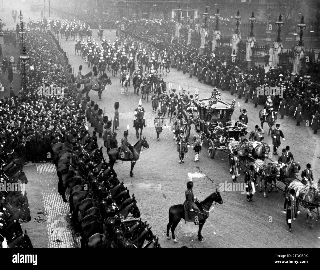 02/01/1911. The opening of the English parliament. King George V's procession arriving at the Parliament building. Credit: Album / Archivo ABC / Charles Trampus Stock Photo