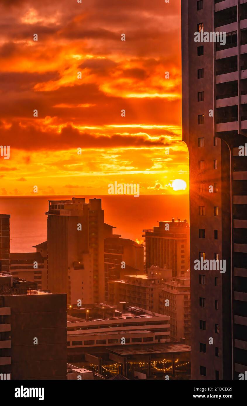 Oahu sunset hi-res stock photography and images - Alamy