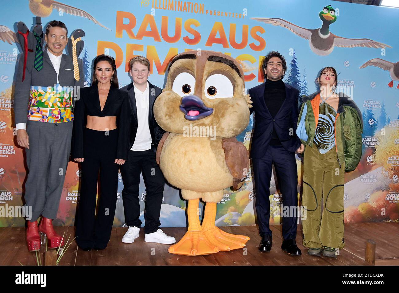 Gonzalez, Nazan Eckes, Julius Weckauf, Elyas MBarek und Nina