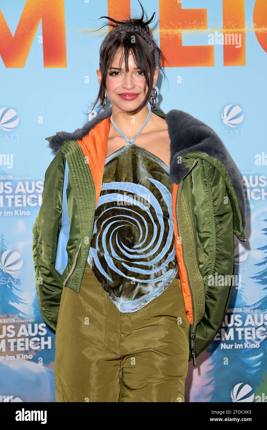 Nina Chuba bei der Premiere des Animationsfilms Raus aus dem Teich
