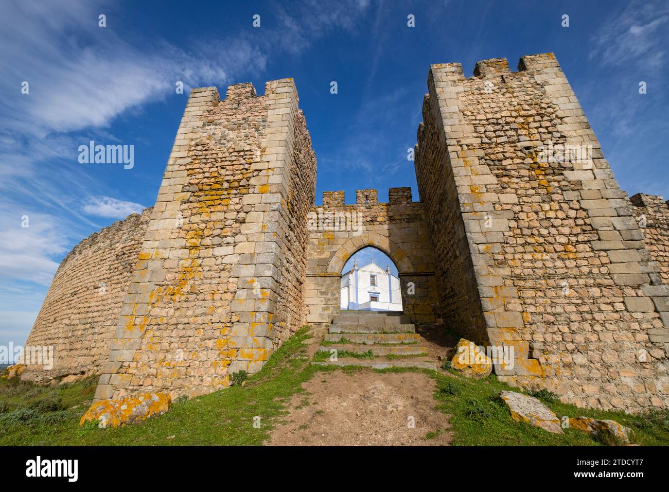 puerta de Santarém, castillo medieval, Arraiolos, Distrito de Évora, Alentejo , Portugal Stock Photo