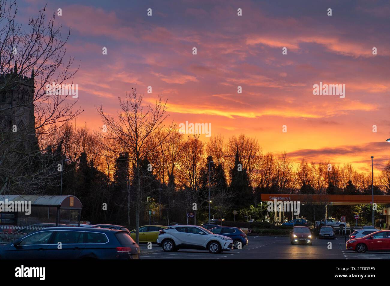 Kidderminster, UK. 18th December, 2023. UK weather early morning