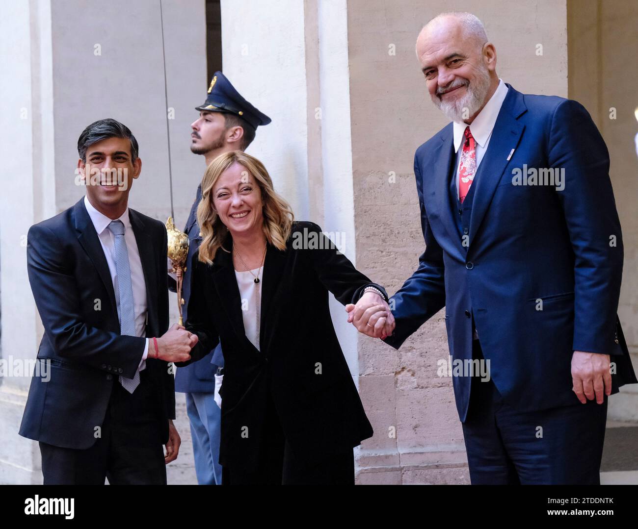 Roma Rishi Italy's Prime Minister Giorgia Meloni, centre, welcomes Britain's Prime ...