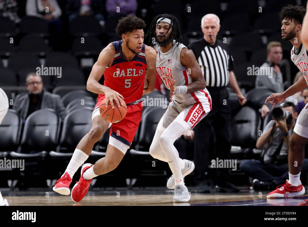 PHOENIX, AZ DECEMBER 16 St. Mary's Gaels forward Joshua Jefferson 5