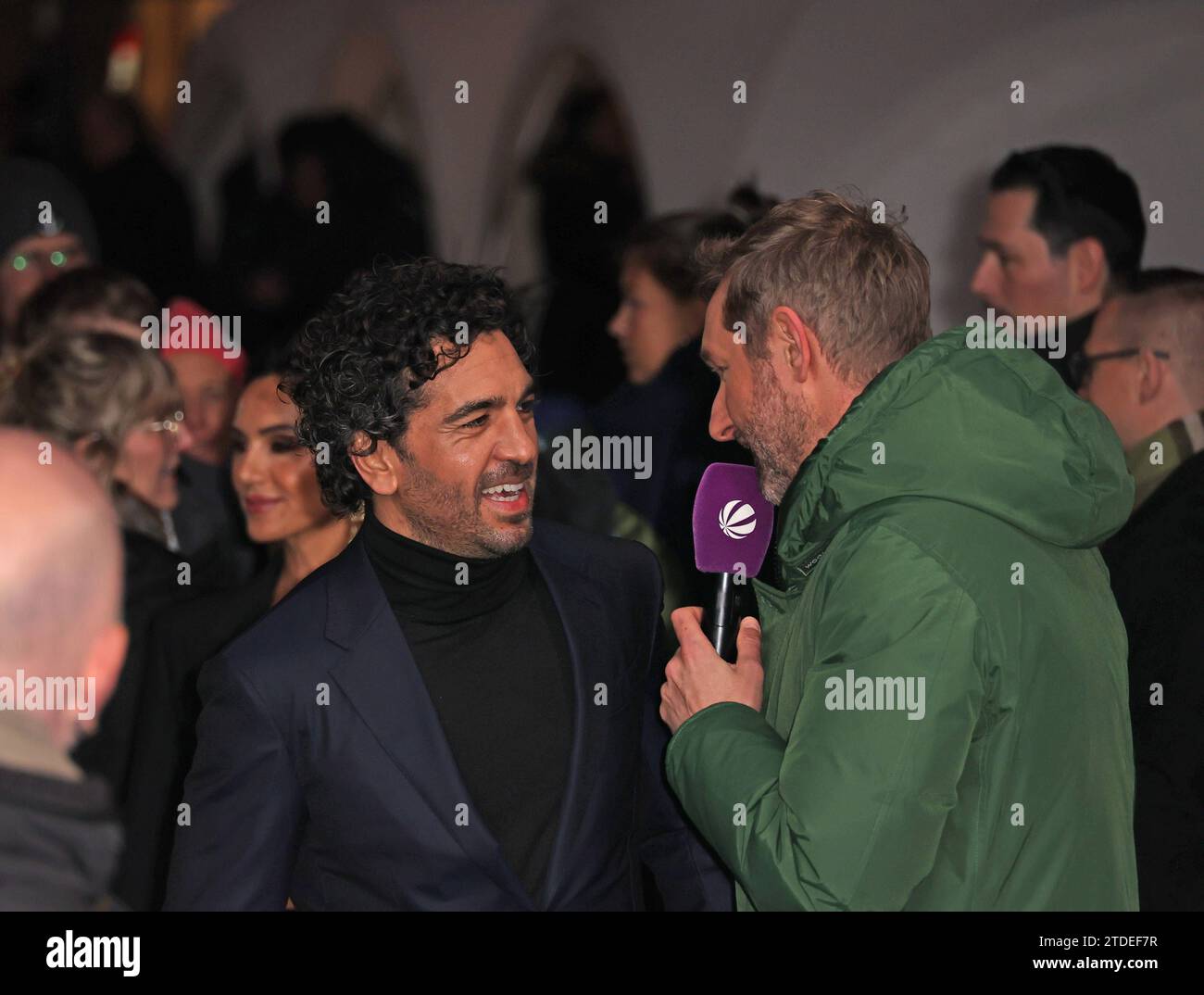 v.l. Elyas M Barek mit Sat1 Moderator Daniel Boschmann waehrend der