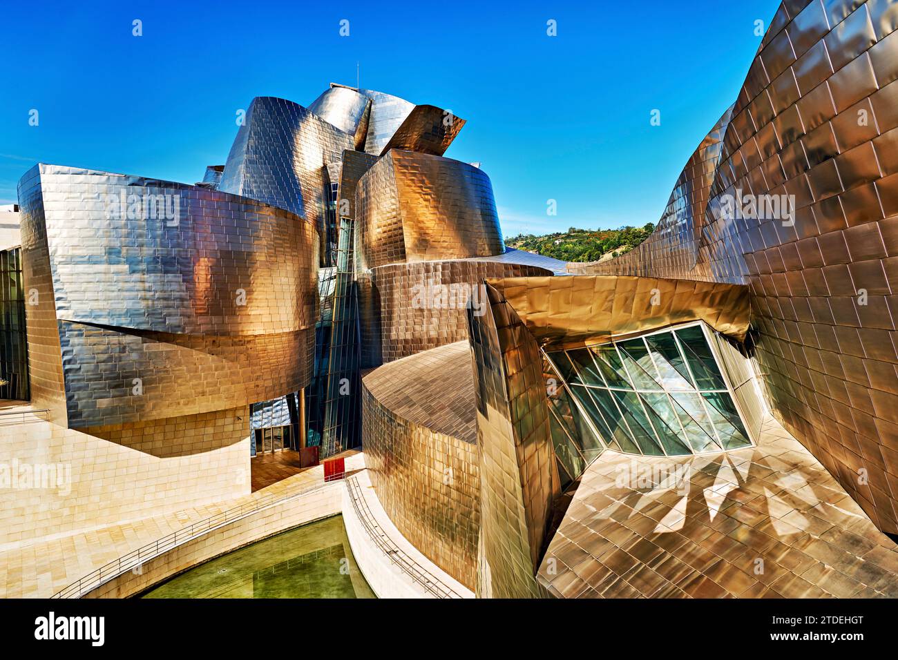 Guggenheim museum architecture spain hi-res stock photography and ...