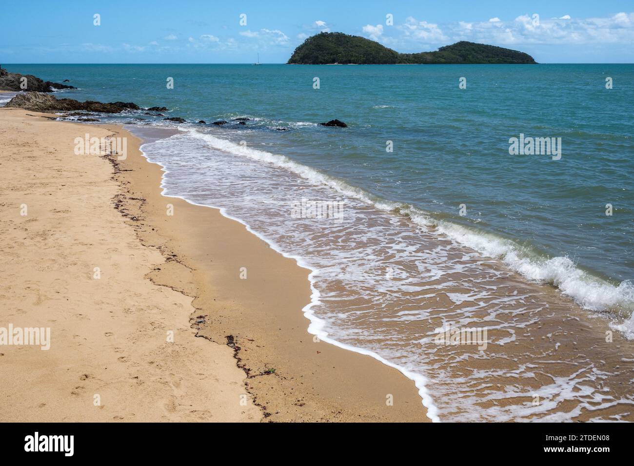 Double Island from the beach at Palm Cove, Queensland, Australia Stock Photo