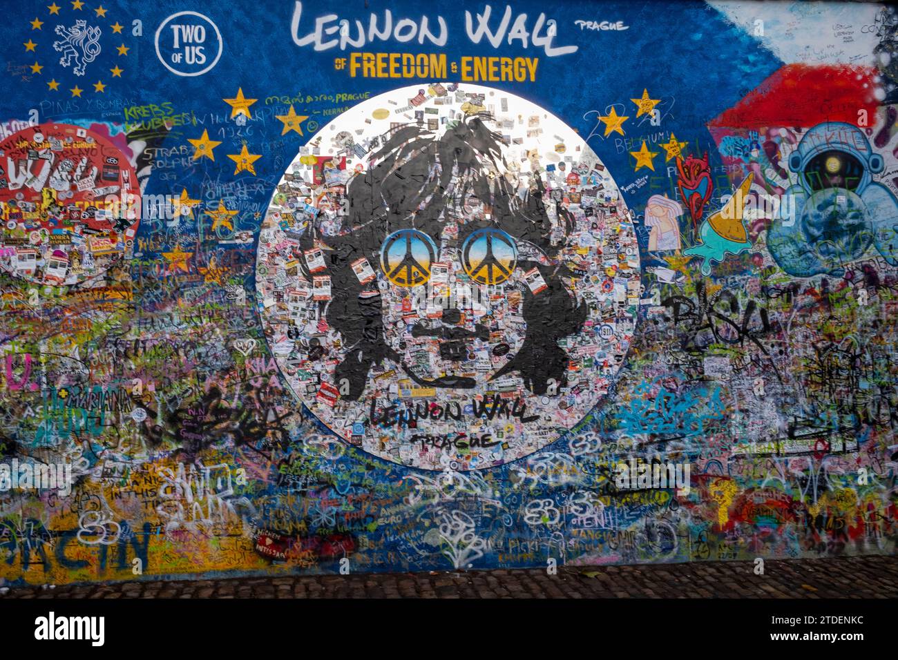 John Lennon Wall Prague Stock Photo Alamy