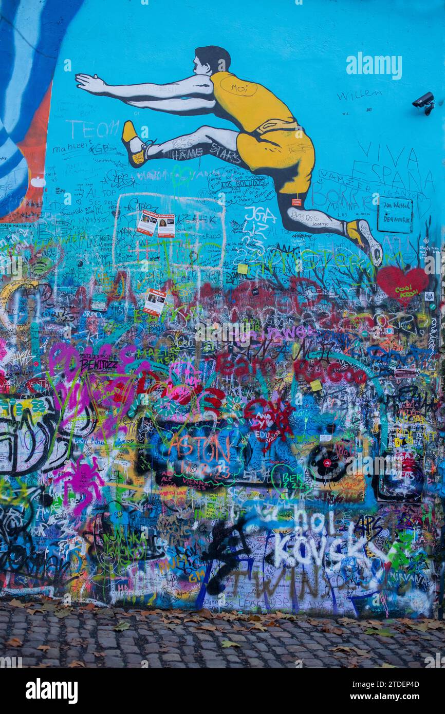 John Lennon Wall Prague Stock Photo Alamy