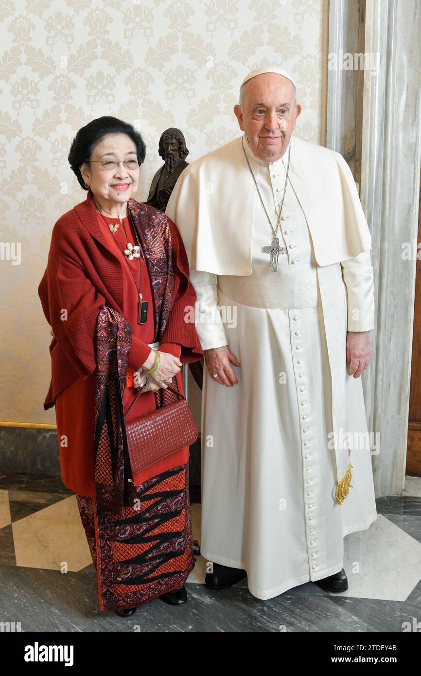 Vatican, Vatican. 18th Sep, 2023. Italy, Rome, Vatican, 2023/9/18. Pope Francis receives in private audience Ms. Megawati Sukarnoputri, former president of Indonesia at the Vatican . Photograph by VATICAN MEDIA /Catholic Press Photo Credit: Independent Photo Agency/Alamy Live News Stock Photo