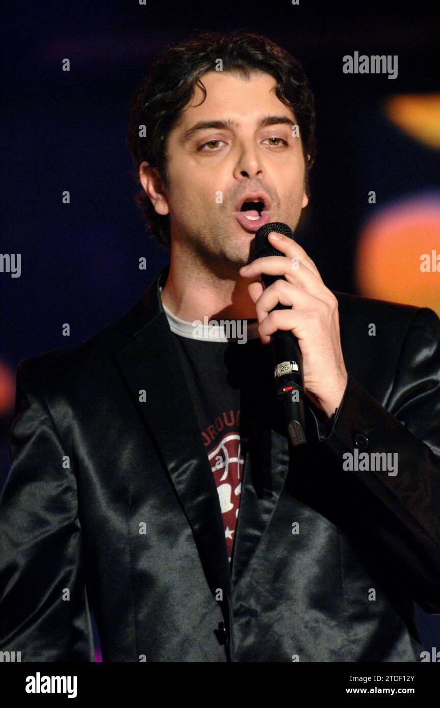 Samuele bersani cd live 2006 hires stock photography and images Alamy