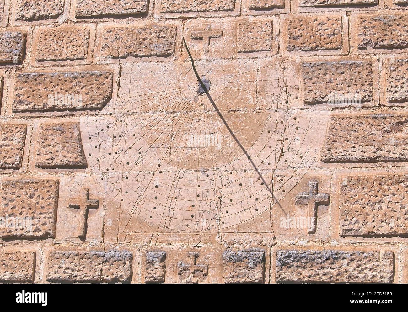 RELOJ DE SOL DE LA TORRE DE LA IGLESIA DE SAN NICOLAS S XVI. Location