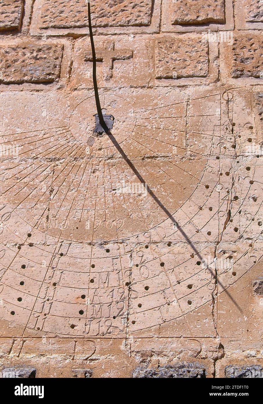 RELOJ DE SOL DE LA TORRE DE LA IGLESIA DE SAN NICOLAS S XVI. Location