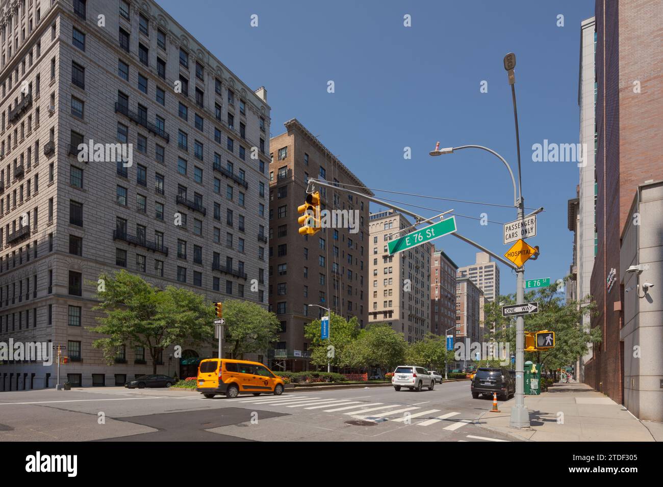 Apartments bordering Park Avenue in New York City's Upper East Side, New York City, United States of America, North America Stock Photo
