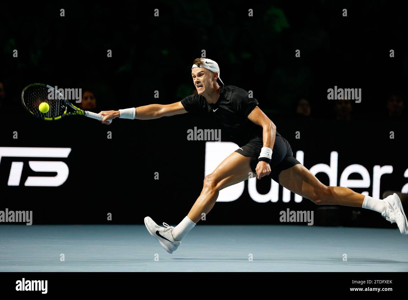 ExCel Centre, Newham, London, UK. 17th Dec, 2023. Ultimate Tennis Showdown Grand Final Day 3; Holger Rune (The Viking) plays forehand against Jack Draper (The Power) in the final match Credit: Action Plus Sports/Alamy Live News Stock Photo