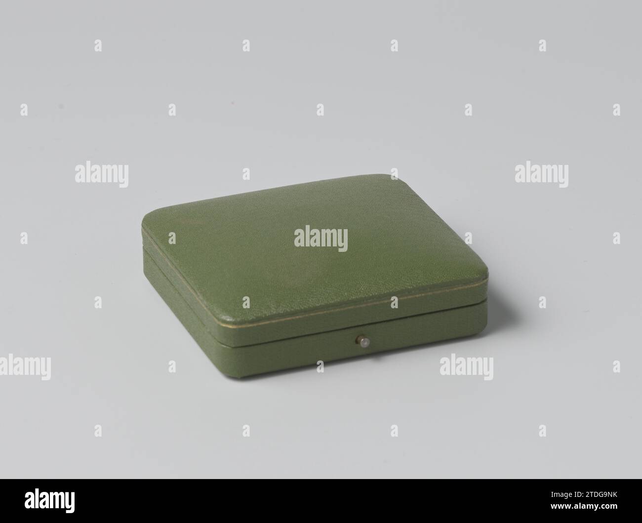 Jeweler box covered with green leather, c. 1900 - c. 1910 Green jewelry ...