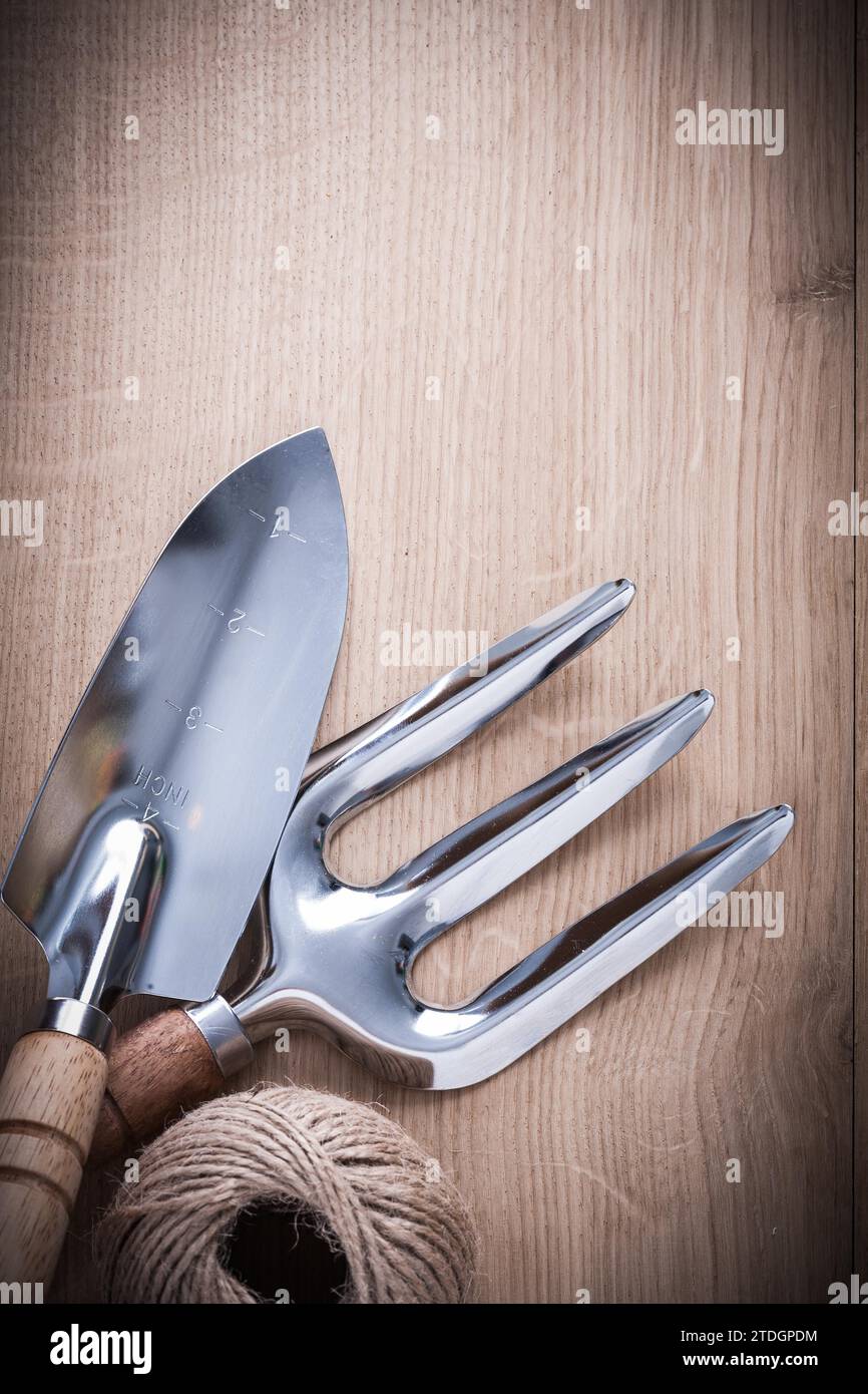 Vintage garden spade hi-res stock photography and images - Alamy