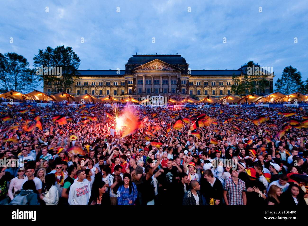 Public viewing on the banks of the Elbe in Dresden on the grounds of the Filmnaechte am Elbufer