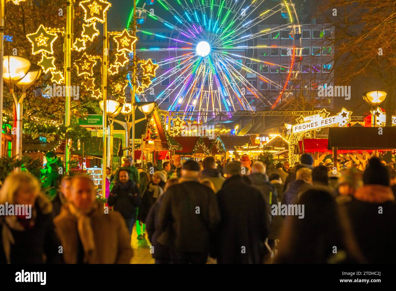 Christmas market on Königsstraße in the city centre of Duisburg, preChristmas season, Christmas