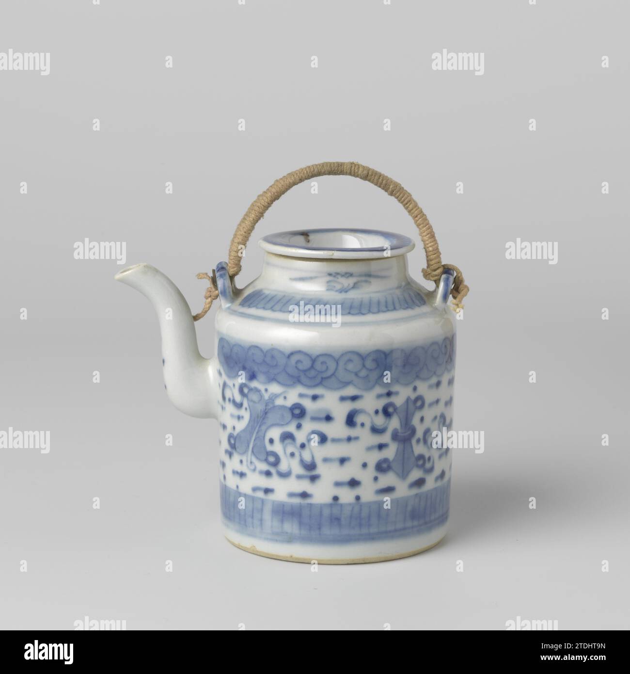 Teapot with precious objects, anonymous, c. 1800 c. 1999 Porcelain