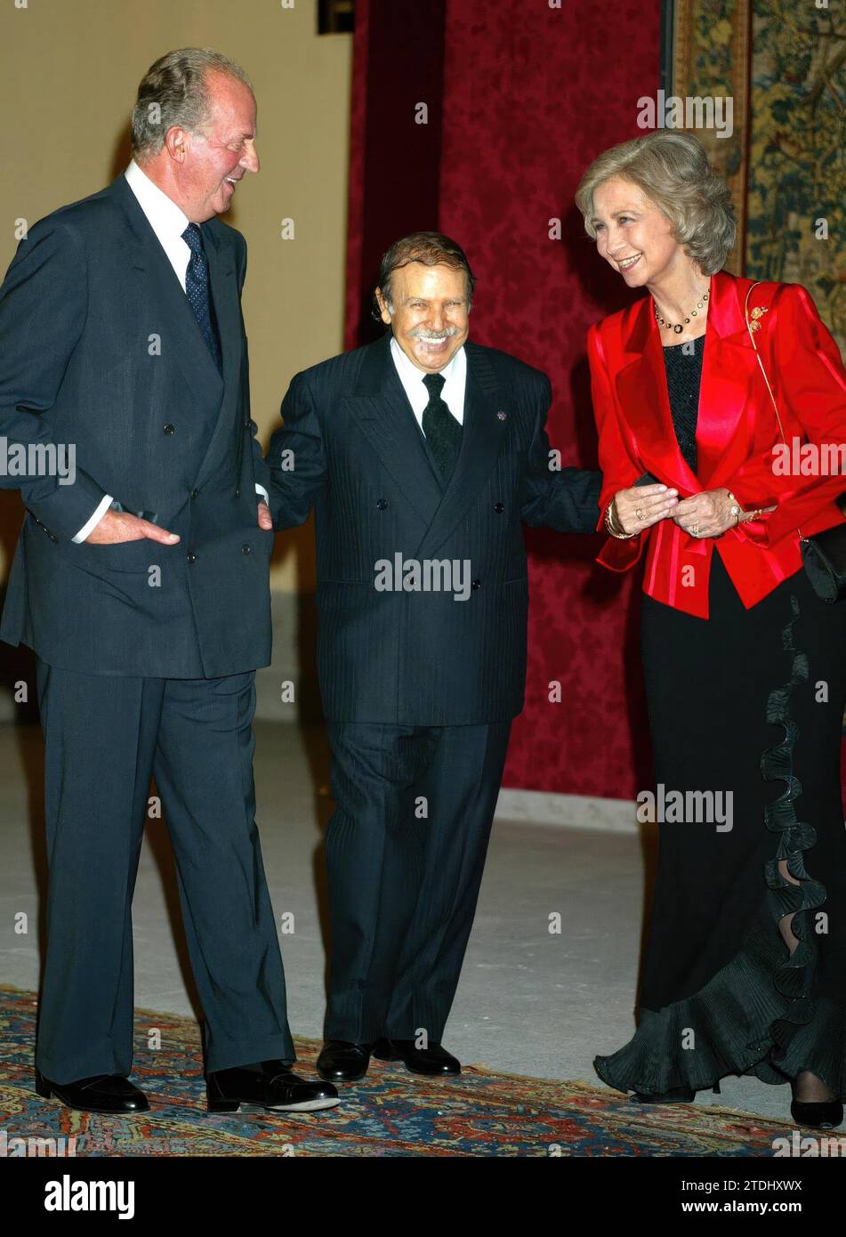 10/08/2002. El Pardo, Madrid. 8-10-02. -dinner Offered by the President of Algeria Mr. Abdelaziz Buteflika To Ss. Mm. the Kings in the Pardo palace. -photo Ernesto Agudo. Credit: Album / Archivo ABC / Ernesto Agudo Stock Photo