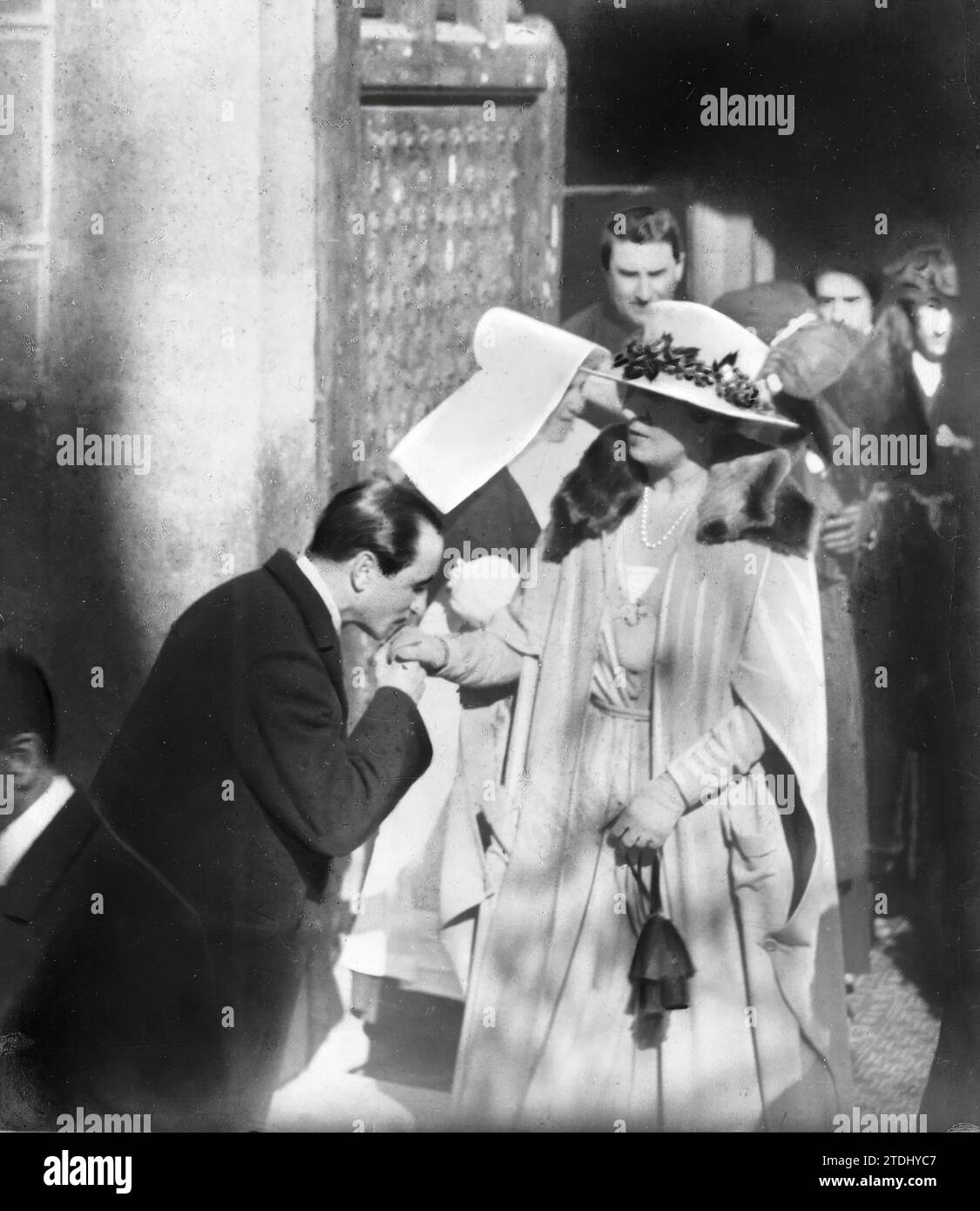 02/03/1920. Madrid. In the Incurables hospital. HM Queen Victoria Eugenia (X), after presiding over a distribution of food to the Poor. Photo: duke. Credit: Album / Archivo ABC / Julio Duque Stock Photo