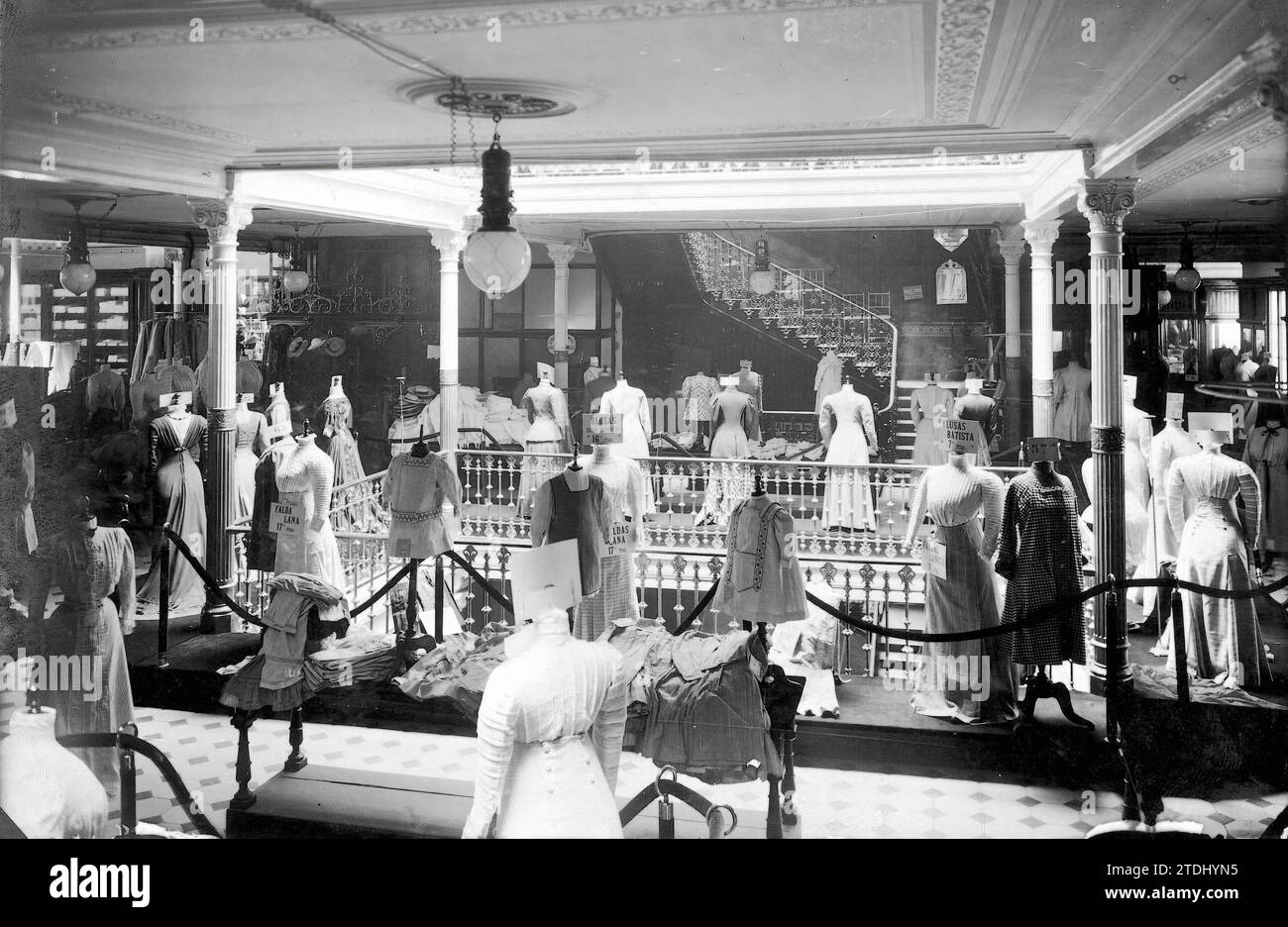 Barcelona, May 1909. 'El Siglo' department store. Ladies clothing section. Credit: Album / Archivo ABC / Federico Ballell Stock Photo