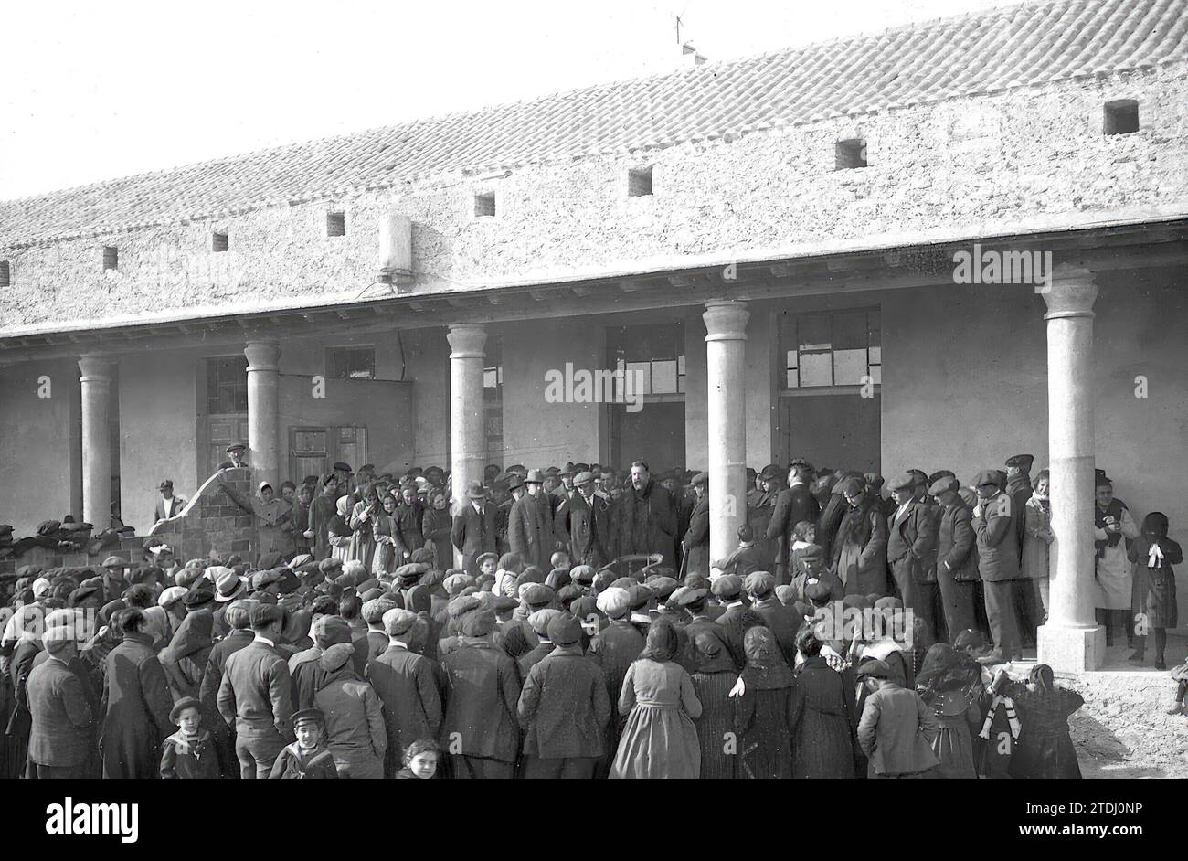 01/25/1920. Constanti (Tarragona) an Inauguration. The rector of the
