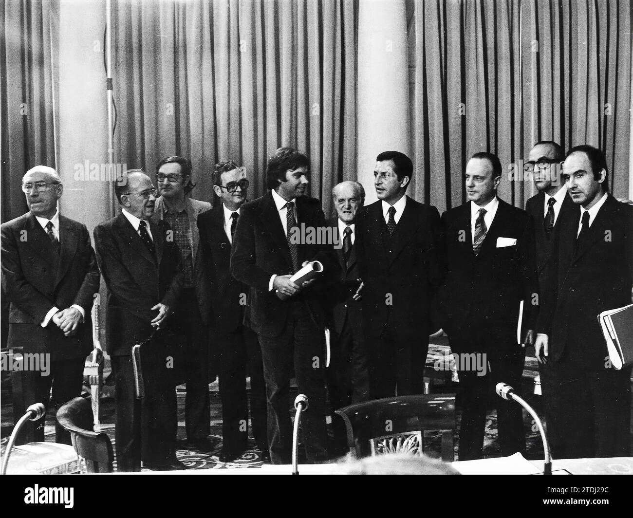 Madrid, 10/25/1977.- The signing of the La Moncloa Pacts contributed to redirecting a climate of concord that had become rarefied in 1977. In the photograph, from left to right: Tierno Galvan, Carrillo, Triginer, Raventós, González , Ajuriaguerra, Adolfo Suárez, Fraga, Calvo Sotelo and Miquel Roca. Credit: Album / Archivo ABC Stock Photo