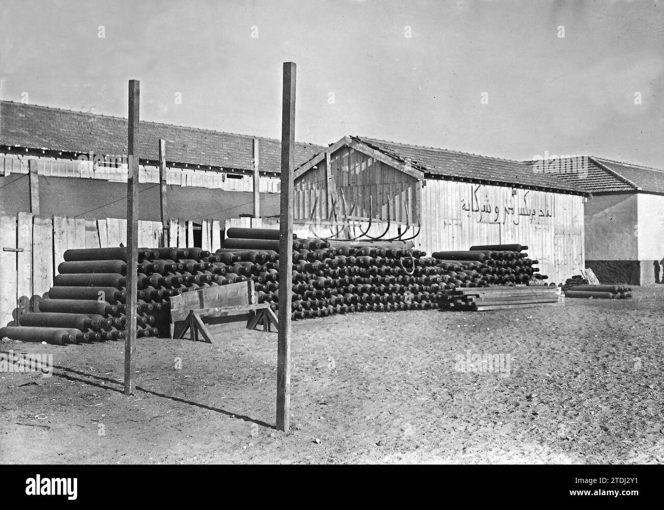 08/31/1909. From the Aerostatic Park. Depot of hydrogen tubes for the ...