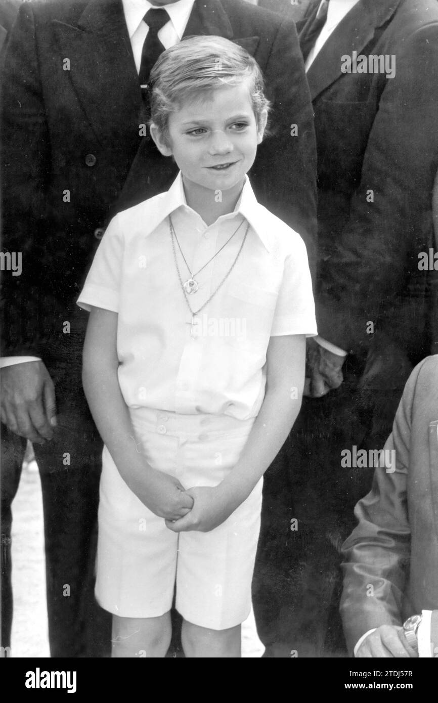 05/29/1975. The Infante Don Felipe on the day of his first communion in the chapel of the Zarzuela Palace. Credit: Album / Archivo ABC / Ángel Carchenilla Stock Photo