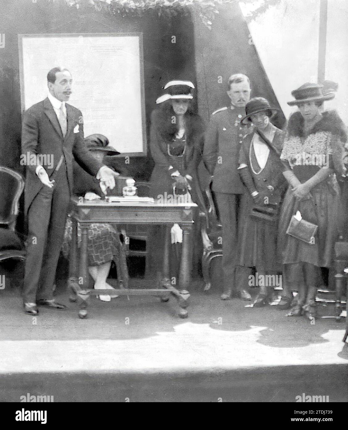 08/29/1920. Santander. New Hospital. HM the King accompanied by HM The Queen, delivering a speech to mark the laying of the foundation stone for the new hospital. Credit: Album / Archivo ABC / Julio Duque Stock Photo