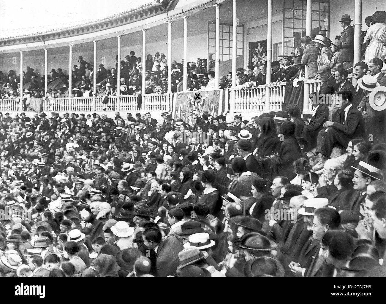 07/20/1921. Burgos. In the bullfighting arena. Their Majesties, in their Box (X), during the concert of the Azcoitia choir. Credit: Album / Archivo ABC / Julio Duque Stock Photo