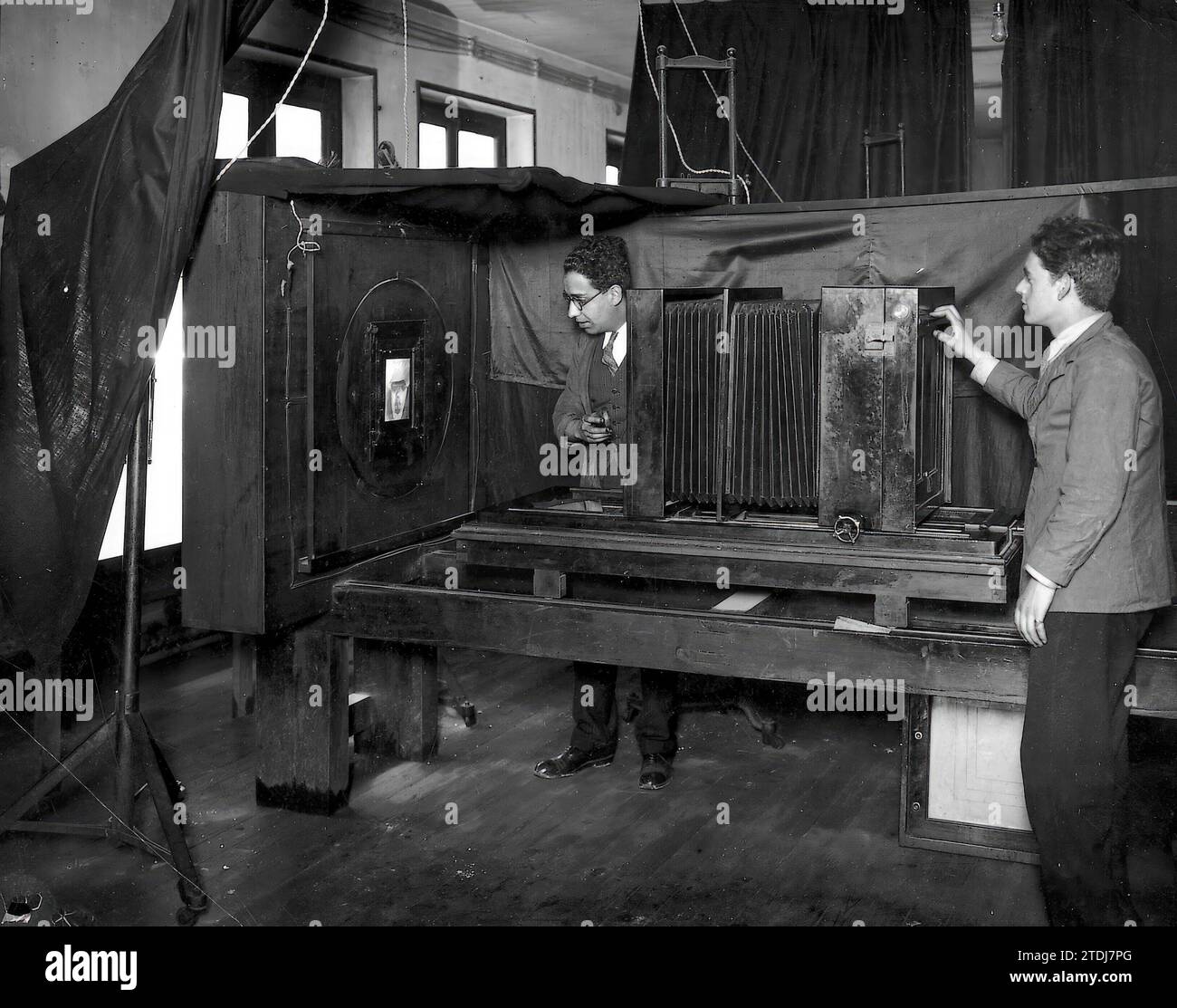 Madrid. 1920 (CA.) Reproduction of engravings for printing using the ...