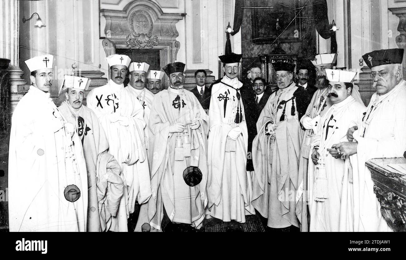 04/21/1913. In the Commanders of Santiago. H.H. the Infante D. Fernando Presiding over the chapter held yesterday to make knight of the order A D. Manuel Nogales (X). Photo Alba. Credit: Album / Archivo ABC / Ramón Alba Stock Photo