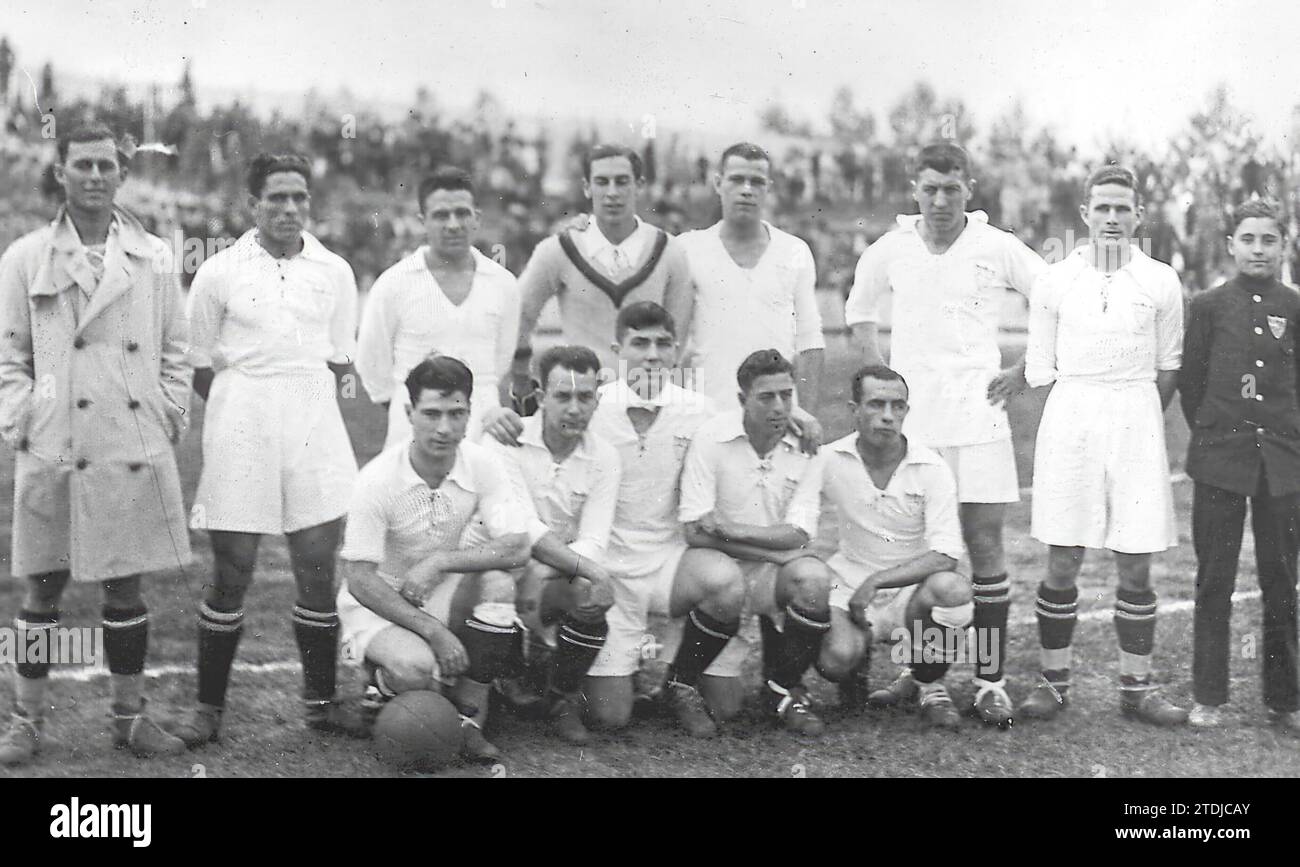 Sevilla 7c that beat Betis by 2 to 1, becoming champion of Andalusia. 1929-1930. Credit: Album / Archivo ABC / Olmedo Stock Photo