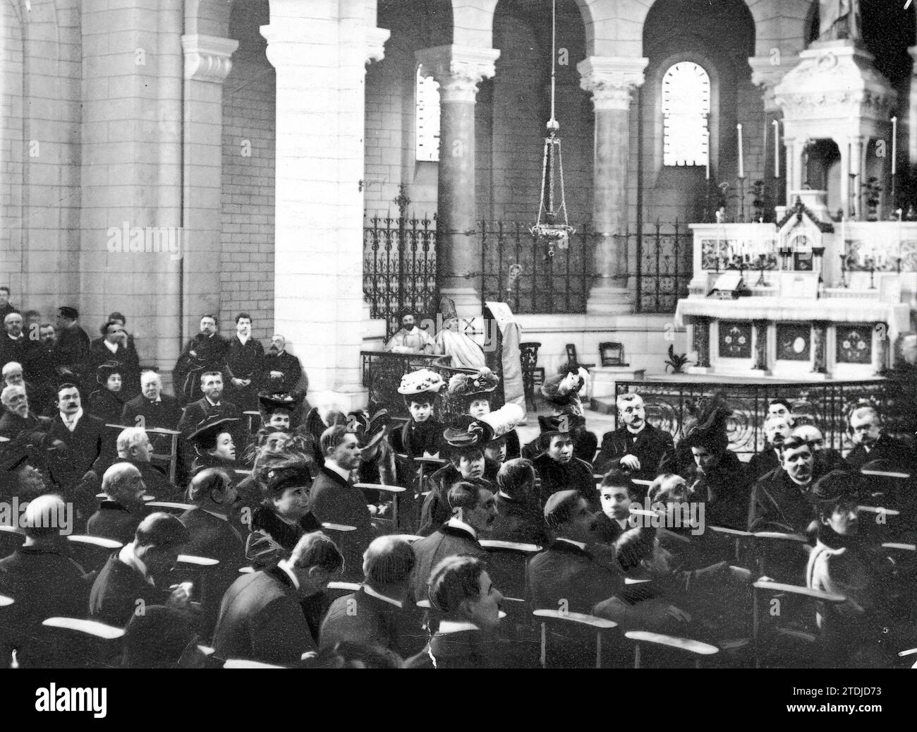 02/03/1907. A schismatic church. The chapel of the church of the new cult Inaugurated in Paris by Archbishop Vilatte (X). Credit: Album / Archivo ABC Stock Photo