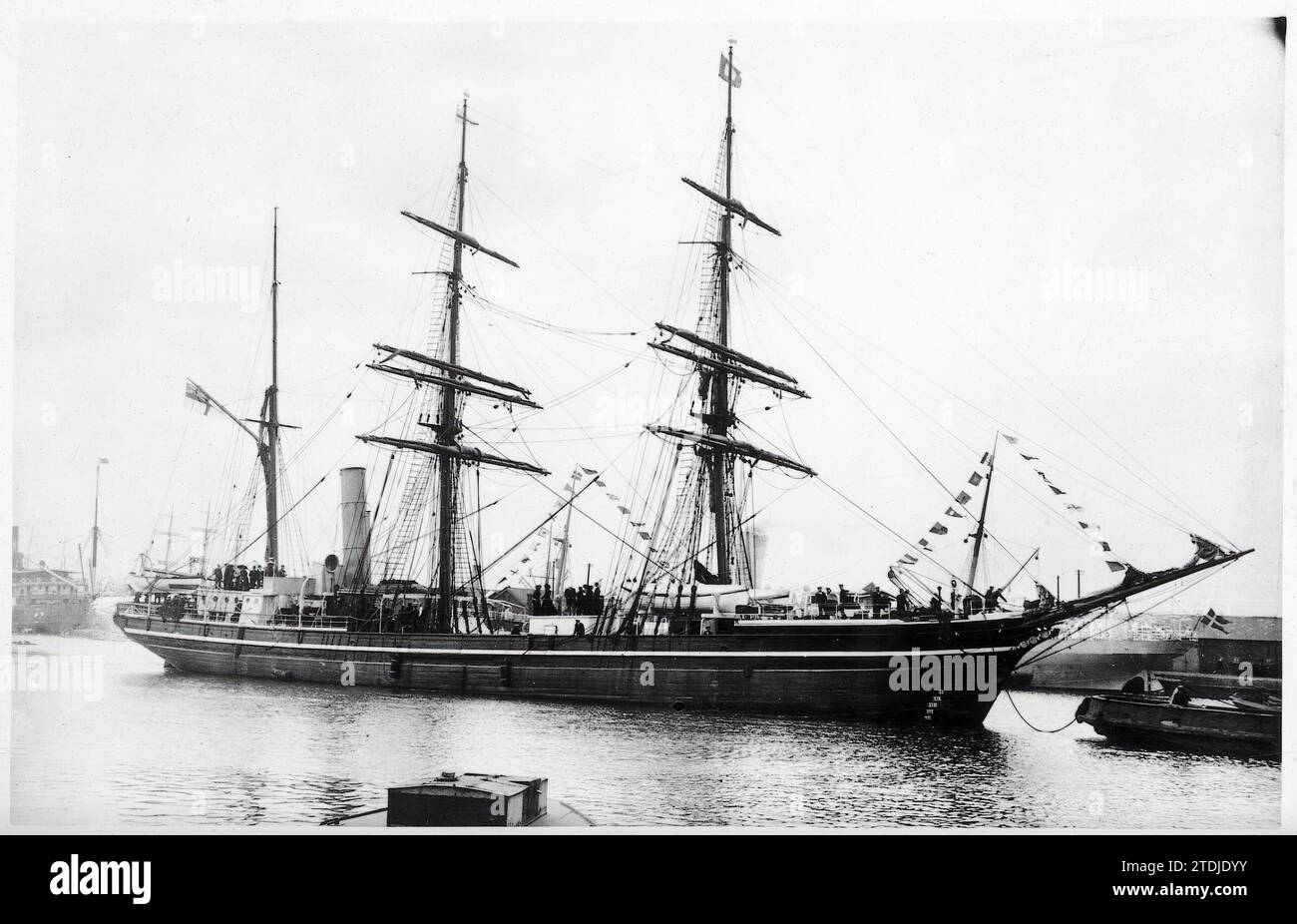 02/01/1913. A Tragic Exploration to the South Pole. The Sailing Ship