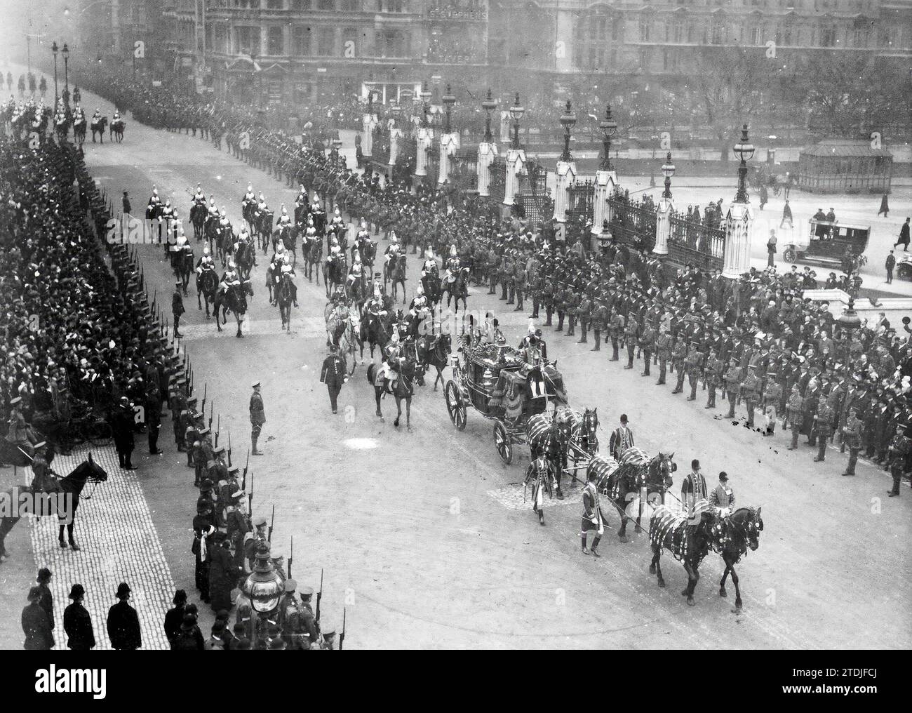 11/01/1914. Opening of the English parliament. King George V's Carriage Addressing the Camera on the Reopening. Credit: Album / Archivo ABC Stock Photo