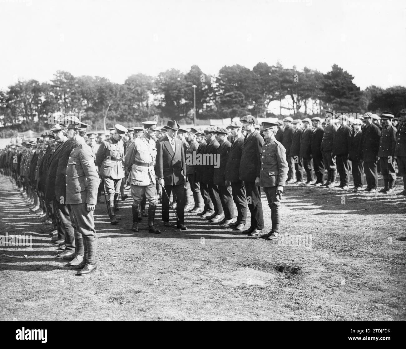 09/30/1914. The Ulster Volunteers. Sir Edward Carson and Mr. Bonar Law Reviewing the Ulster Volunteers Enlisted for War in their Newcastle Camp. Credit: Album / Archivo ABC / Vidal Stock Photo